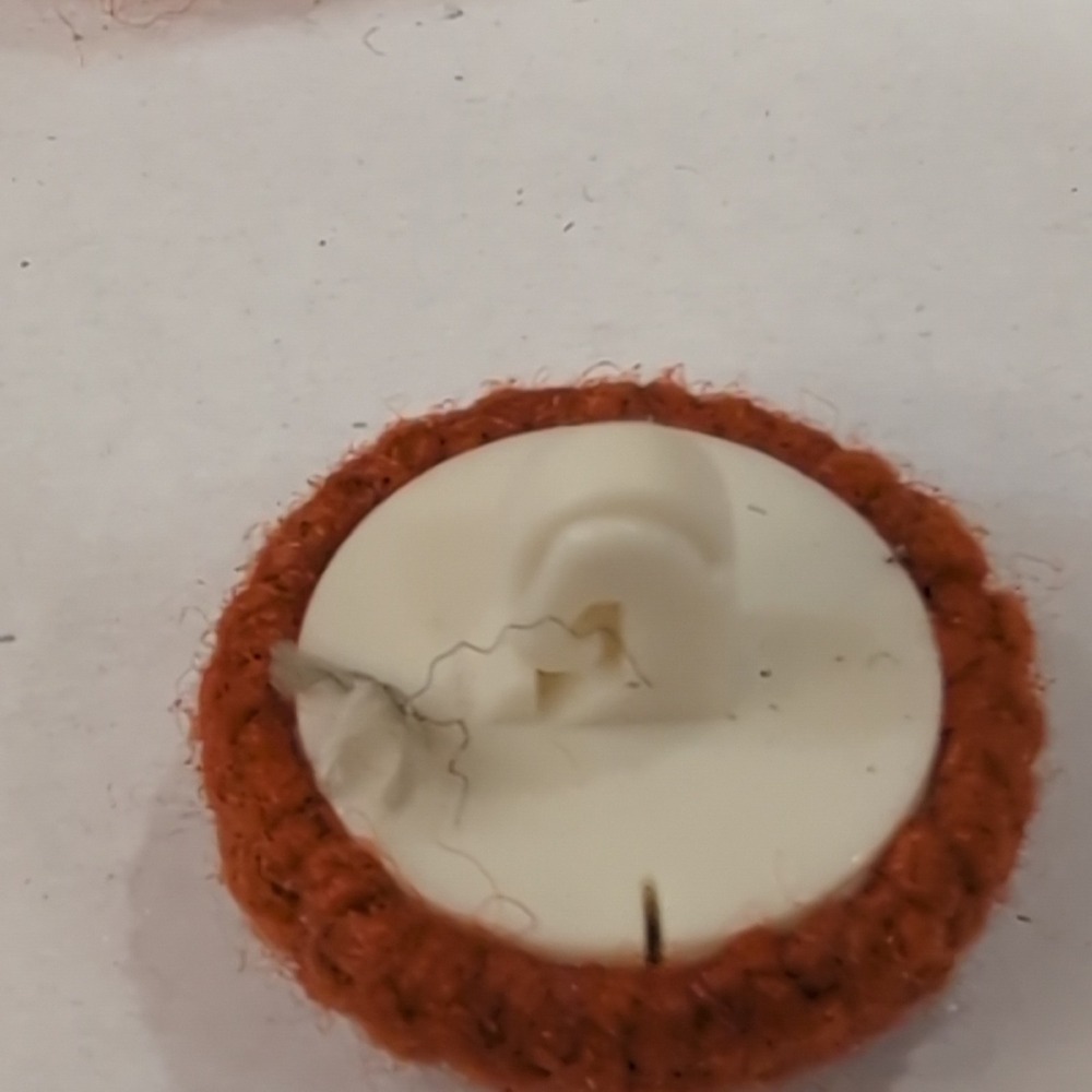 Set of 4 VTG Round Rustic‎ Orange Textured Fabric Covered Buttons Craft Sewing - Picture 3 of 3